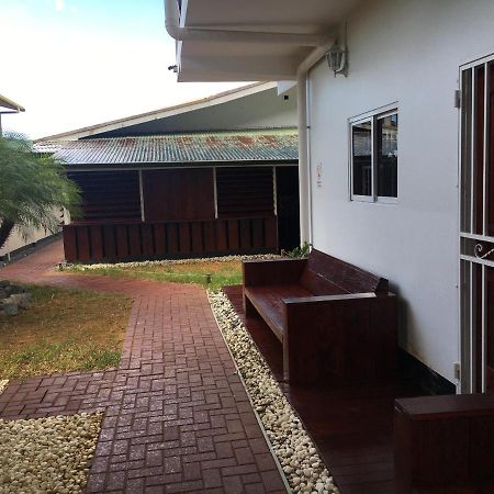 Asteria Studios Paramaribo Luaran gambar