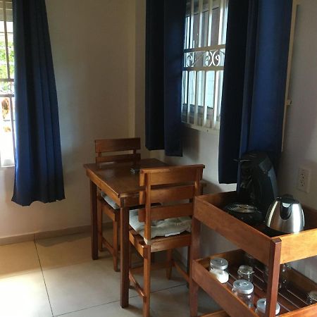 Asteria Studios Paramaribo Luaran gambar