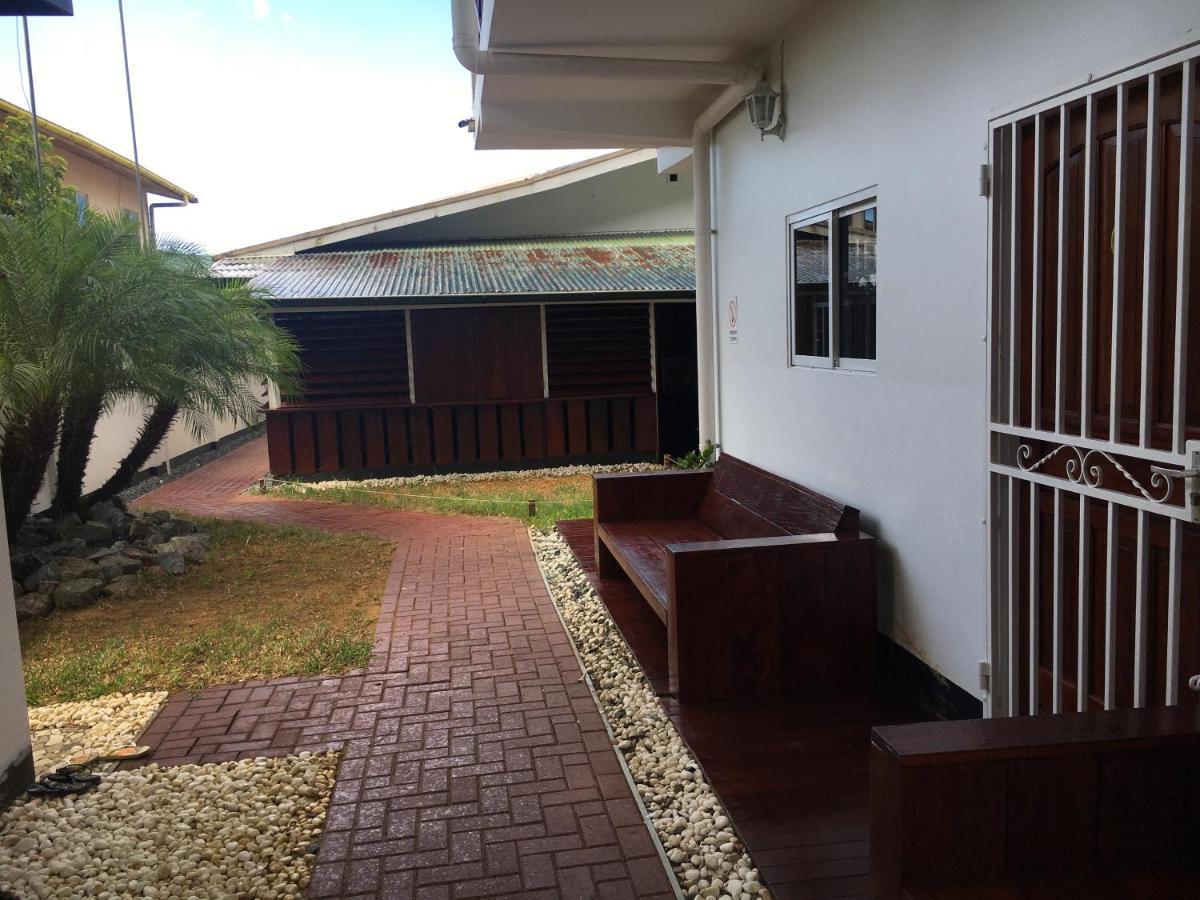 Asteria Studios Paramaribo Luaran gambar