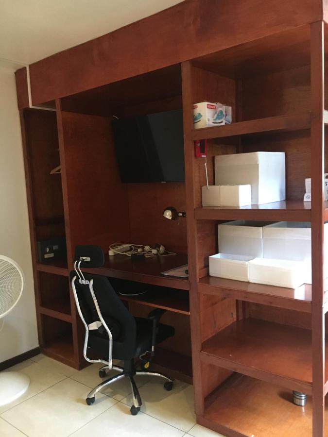 Asteria Studios Paramaribo Luaran gambar