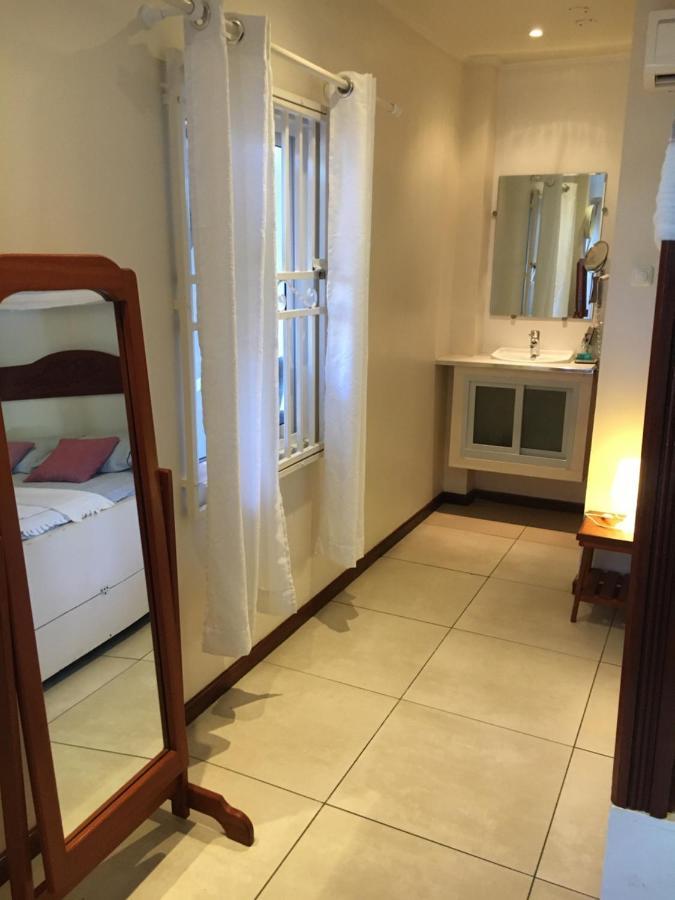 Asteria Studios Paramaribo Luaran gambar