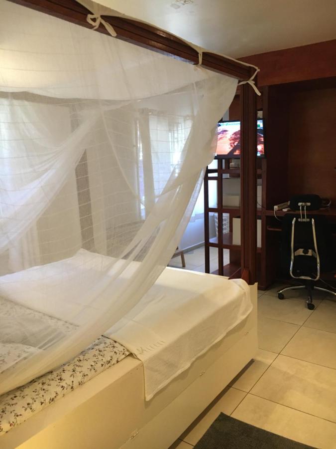 Asteria Studios Paramaribo Luaran gambar