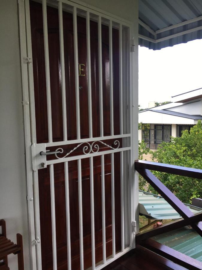 Asteria Studios Paramaribo Luaran gambar