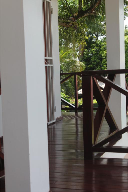 Asteria Studios Paramaribo Luaran gambar